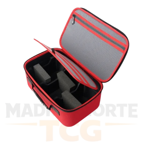 Detalle del maletín rojo Ultra PRO para cartas gradeadas