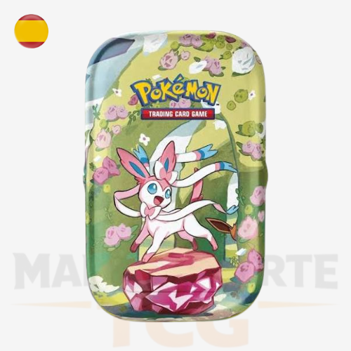 Mini Lata Pokémon Evoluciones Prismáticas modelo Sylveon con moneda de Eevee